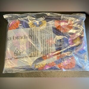 BNWT Vera Bradley essential zip wristlet